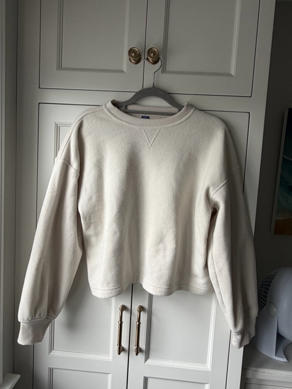 Old Navy Cream Crewneck Pullover Sweatshirt